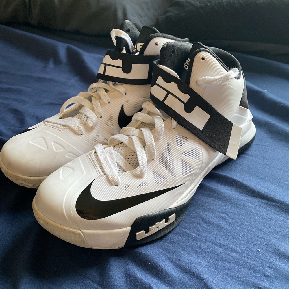 Nike Lebron Zoom Soldier 6 Basketball Shoes